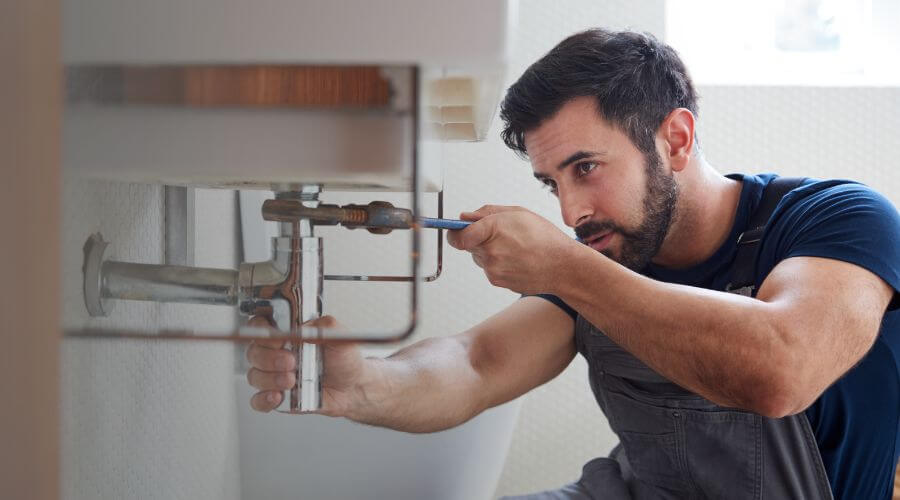 Professional water heater repair in London, AR
